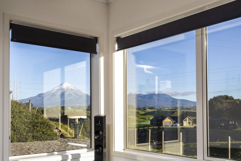 Photo of property in 576a Mangorei Road, Mangorei, New Plymouth, 4371