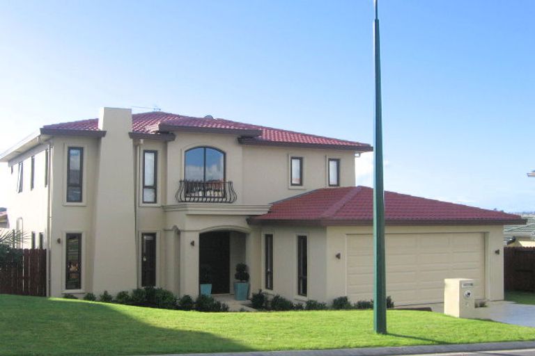 Photo of property in 5 Ballyward Close, East Tamaki, Auckland, 2013