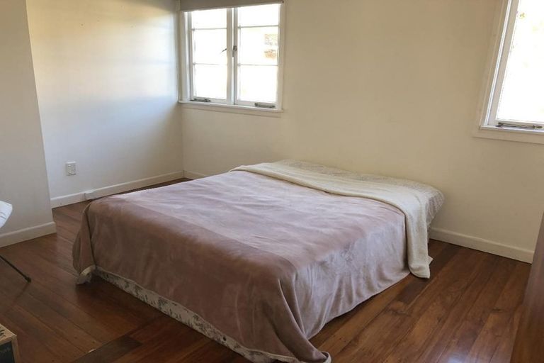 Photo of property in 2/72 Nile Road, Milford, Auckland, 0620