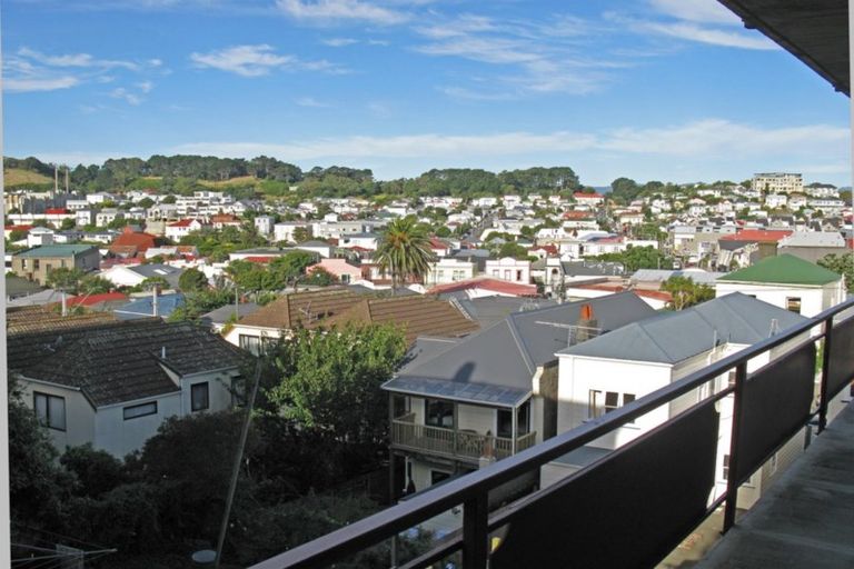 Photo of property in 8/4 Kenwyn Terrace, Newtown, Wellington, 6021