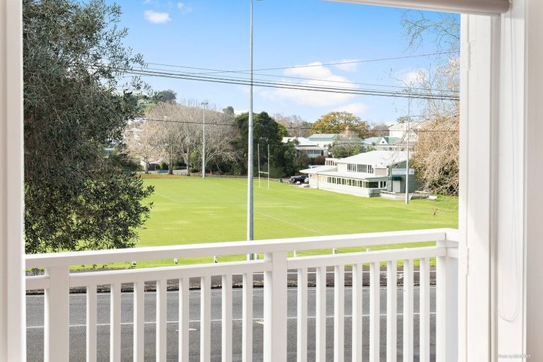 Photo of property in 1/45 Vauxhall Road, Devonport, Auckland, 0624