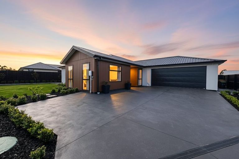 Photo of property in 25 Millhaven Place, Casebrook, Christchurch, 8051