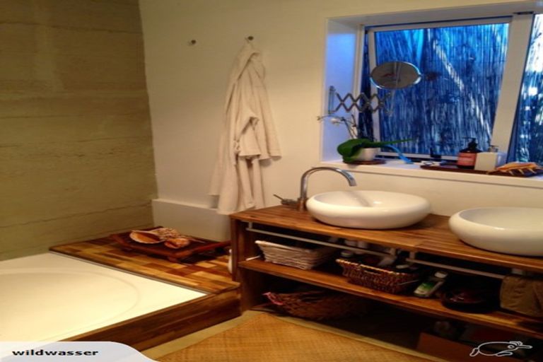 Photo of property in 35 Leinster Avenue, Raumati South, Paraparaumu, 5032