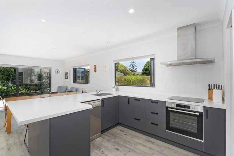 Photo of property in 8 Voyager Place, Cooks Beach, Whitianga, 3591