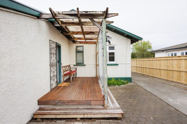 Photo of property in 27 Brightwater Terrace, Terrace End, Palmerston North, 4410