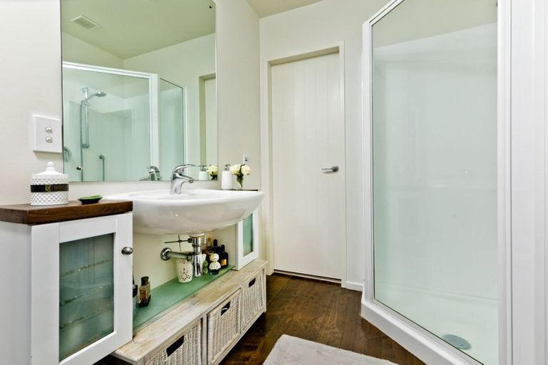 Photo of property in 14 Remu Place, Greenhithe, Auckland, 0632