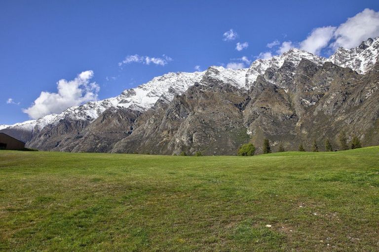 Photo of property in 11 Pendeen Crescent, Jacks Point, Queenstown, 9371