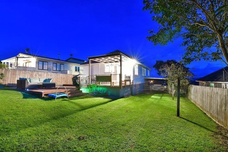 Photo of property in 32 Karaka Street, Helensville, 0800