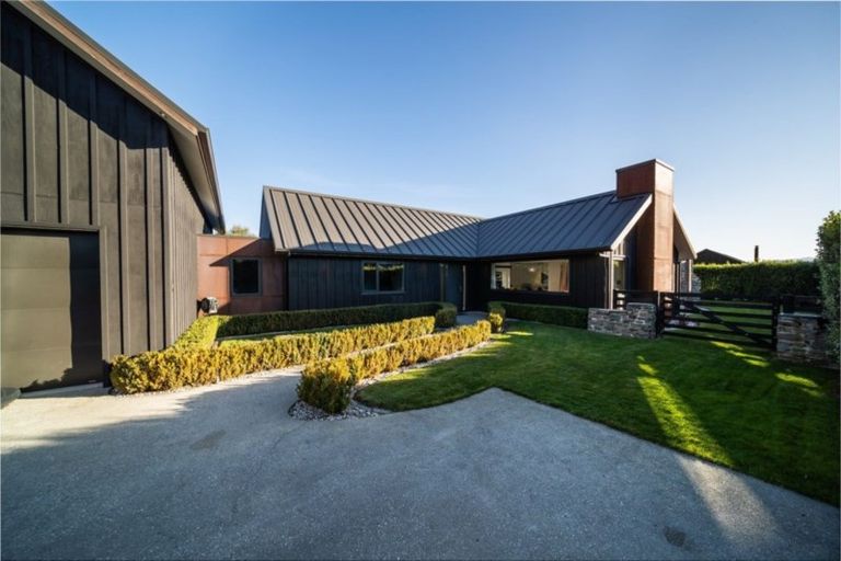 Photo of property in 4 Jacks Point Rise, Jacks Point, Queenstown, 9371