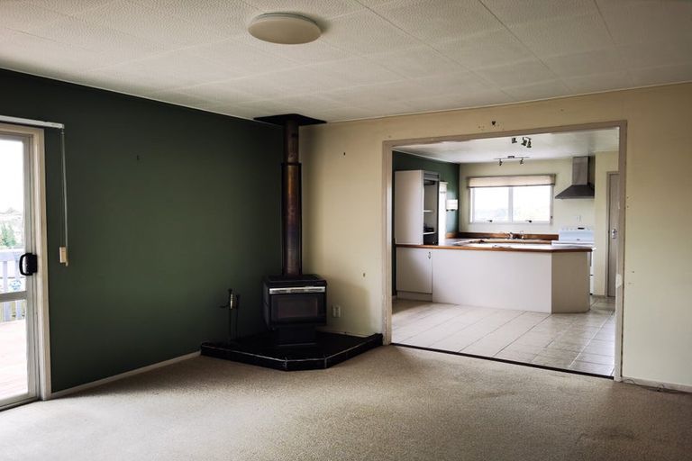 Photo of property in 9 Sumich Place, West Harbour, Auckland, 0618