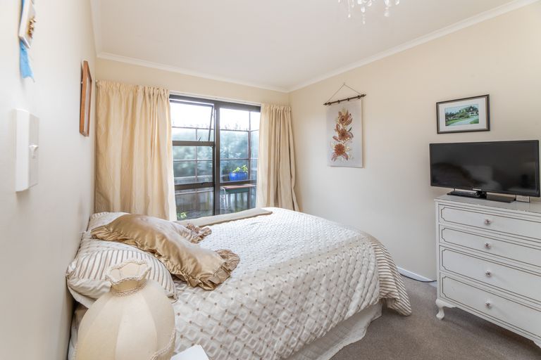 Photo of property in 1/124 Hamilton Avenue, Ilam, Christchurch, 8041