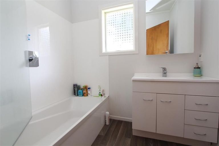 Photo of property in 5a Tauhara Drive, Queenwood, Hamilton, 3210