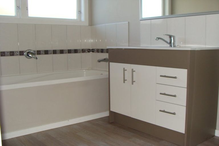 Photo of property in 39 Sandspit Road, Cockle Bay, Auckland, 2014