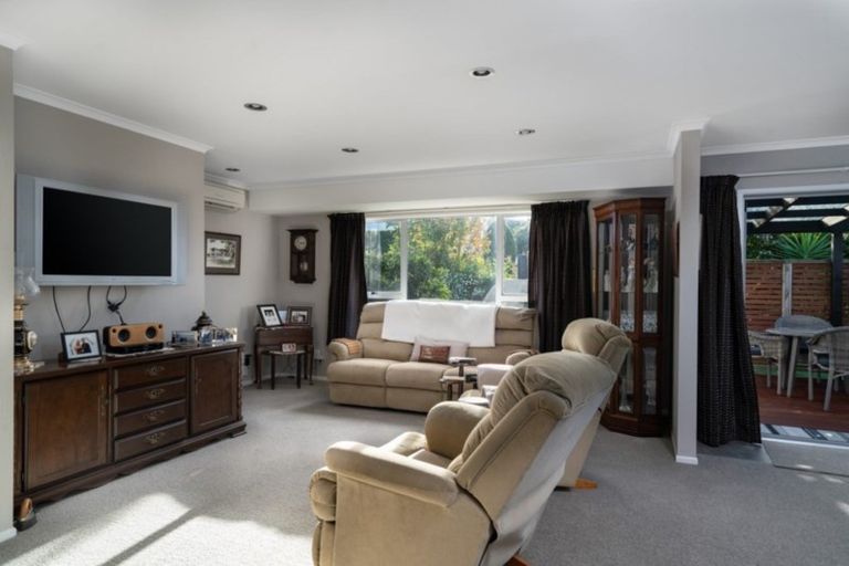 Photo of property in 7 Reeves Road, Acacia Bay, Taupo, 3330