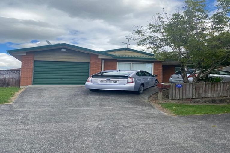 Photo of property in 1/3 Eulogy Place, Randwick Park, Auckland, 2105