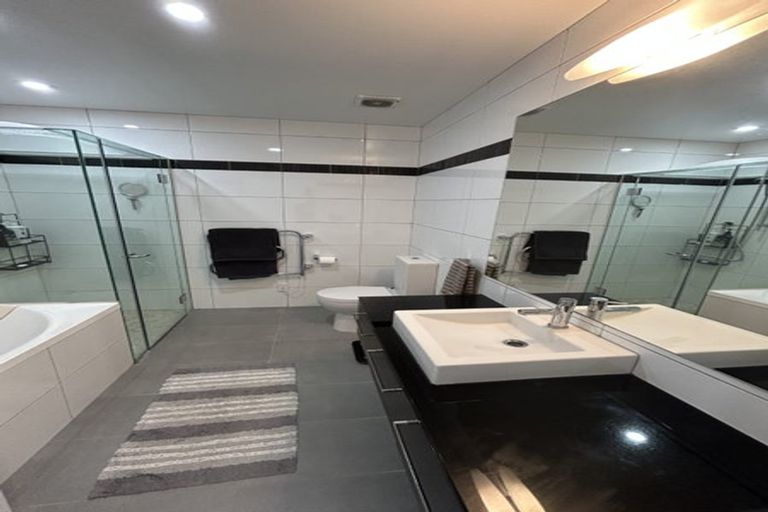 Photo of property in 2/51 Dive Crescent, Tauranga, 3110