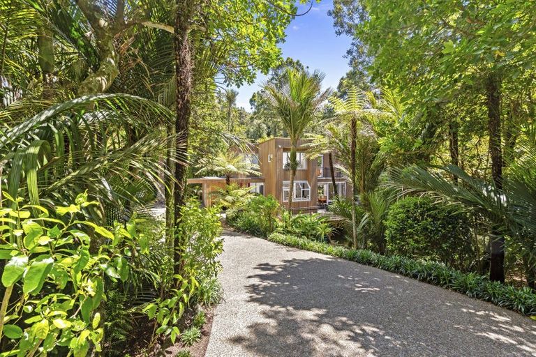 Photo of property in 133 Konini Road, Titirangi, Auckland, 0604