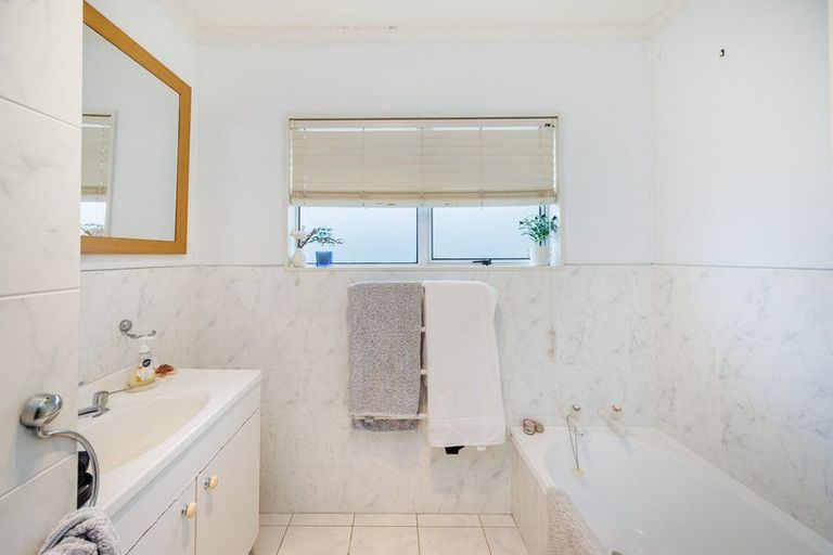 Photo of property in 31 Strachan Way, Highbury, Palmerston North, 4412