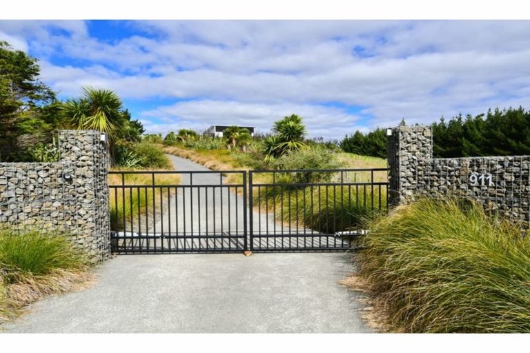 Photo of property in 911 Old North Road, Waimauku, 0882