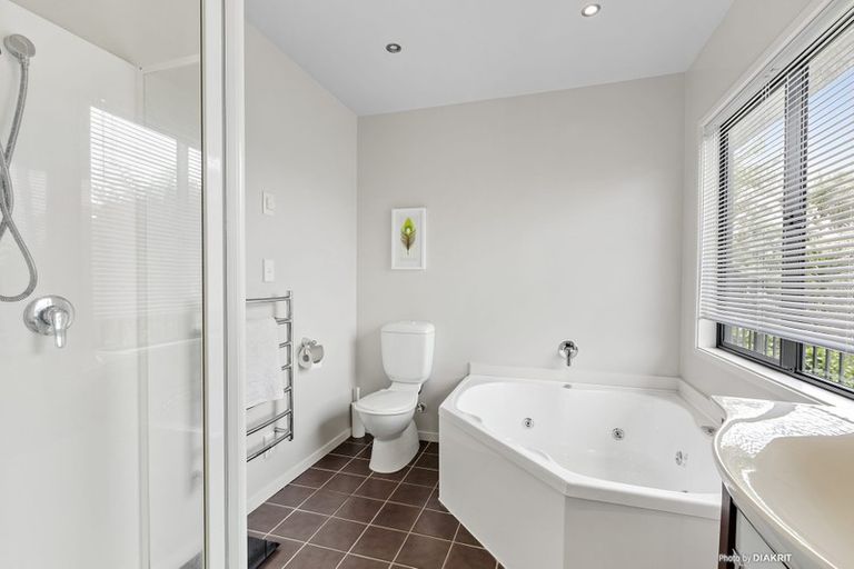 Photo of property in 3b Maldive Street, Khandallah, Wellington, 6035