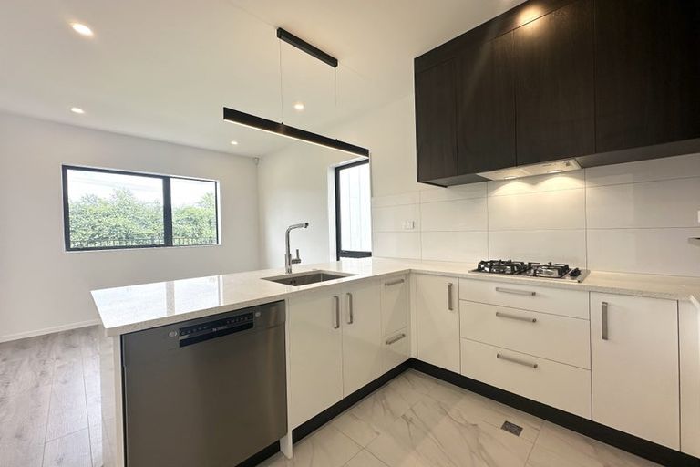 Photo of property in 137 Grove Road, Papakura, 2110