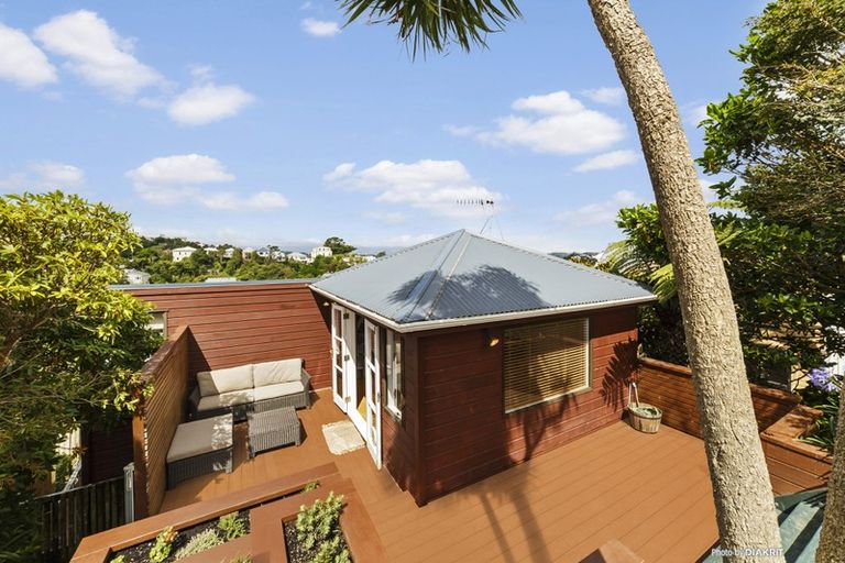 Photo of property in 84 Raroa Road, Kelburn, Wellington, 6012