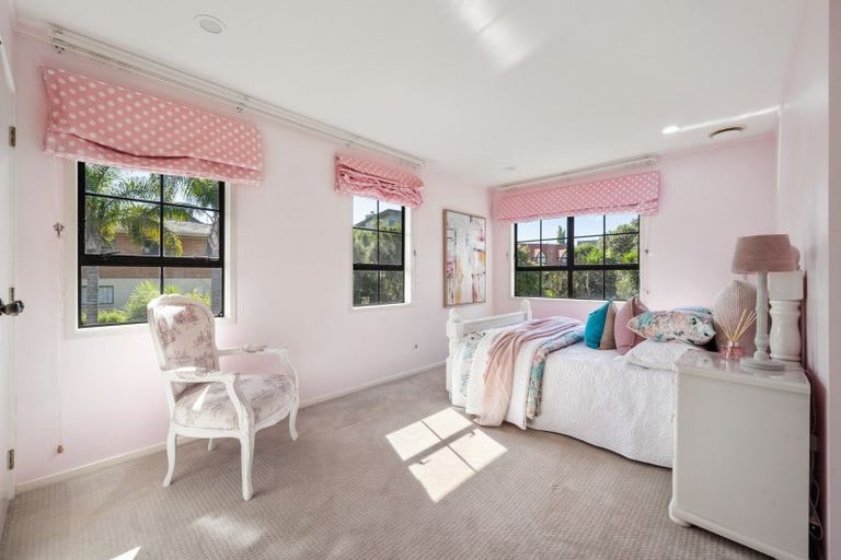 Photo of property in 38 Venus Place, Half Moon Bay, Auckland, 2012