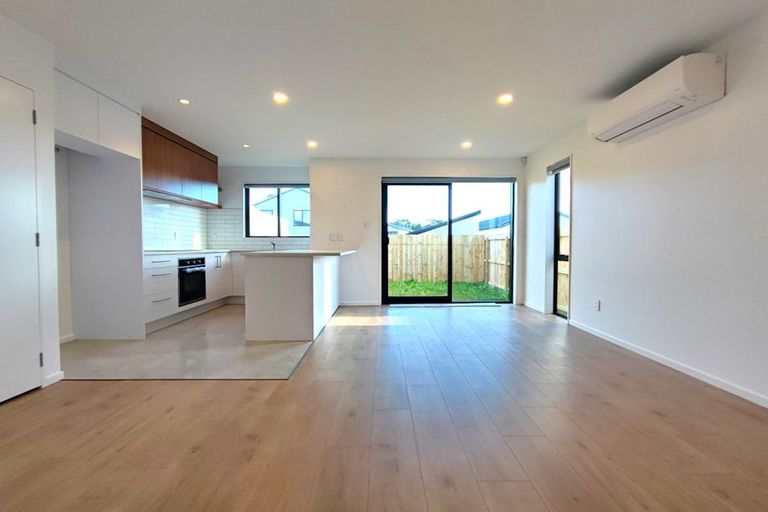 Photo of property in 21 Biokovo Street, Massey, Auckland, 0614