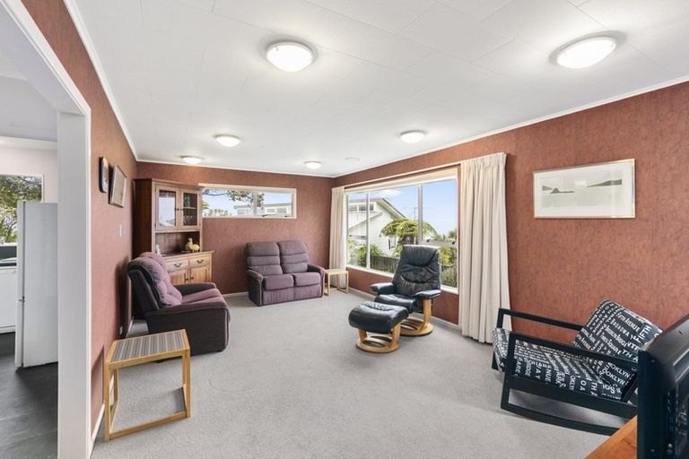Photo of property in 1 Vista Grove, Kelson, Lower Hutt, 5010