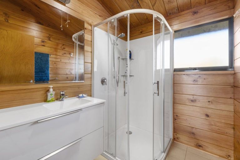 Photo of property in 8 Keitha Place, Kinloch, Taupo, 3377