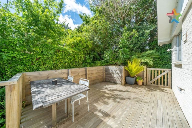 Photo of property in 1a Wyndham Road, Pinehaven, Upper Hutt, 5019