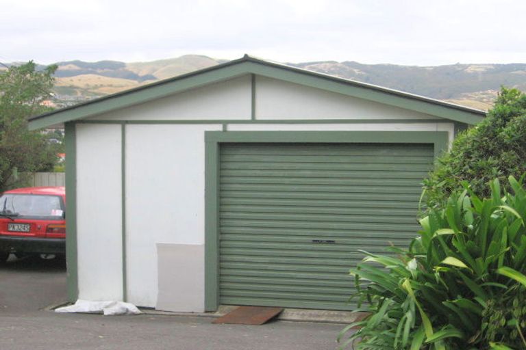 Photo of property in 29 Hampton Hill Road, Tawa, Wellington, 5028