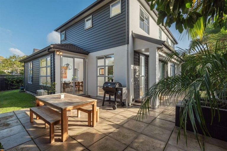 Photo of property in 11a Church Street, Northcote Point, Auckland, 0627