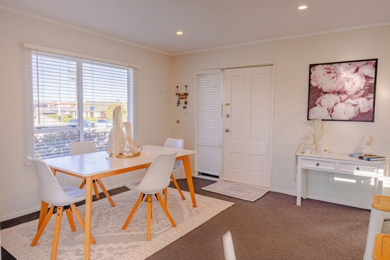 Photo of property in 106 Roberts Line, Kelvin Grove, Palmerston North, 4414