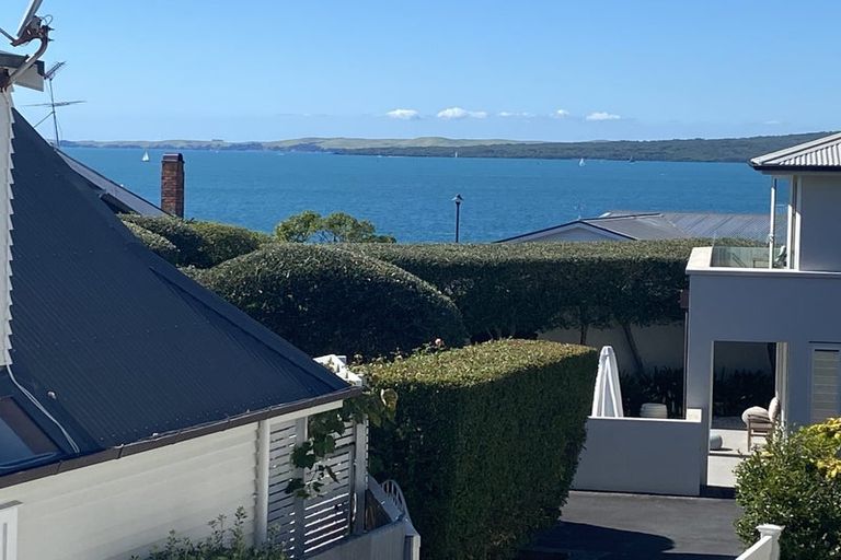 Photo of property in 4/221 Hurstmere Road, Takapuna, Auckland, 0622
