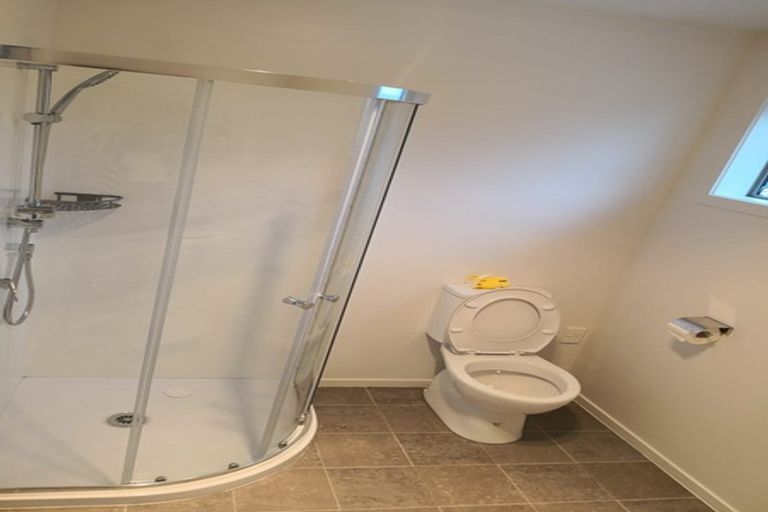 Photo of property in 3 Julia Place, Totara Vale, Auckland, 0629