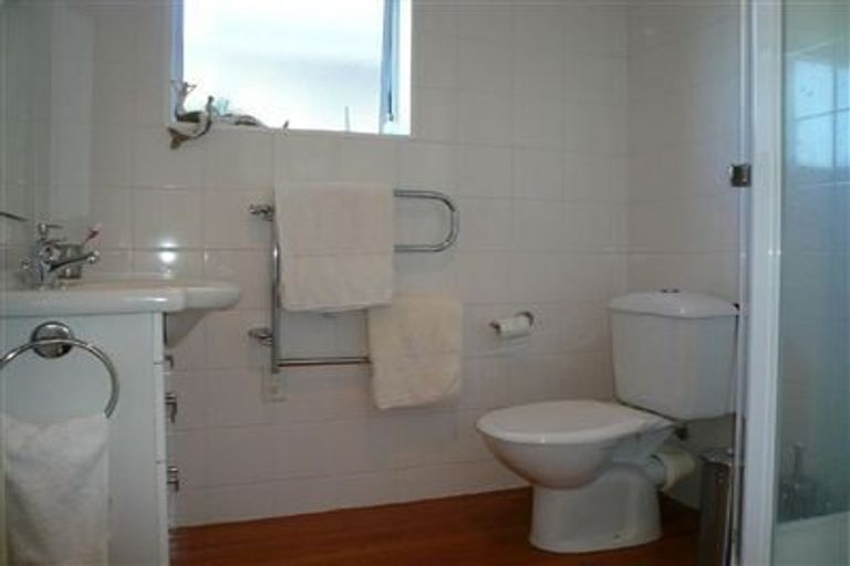 Photo of property in 3/241 Hurstmere Road, Takapuna, Auckland, 0622