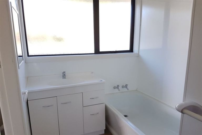 Photo of property in 50 Oriana Crescent, Hornby, Christchurch, 8042