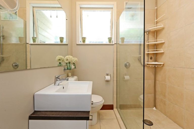 Photo of property in 10 Harvey Road, Bluff Hill, Napier, 4110