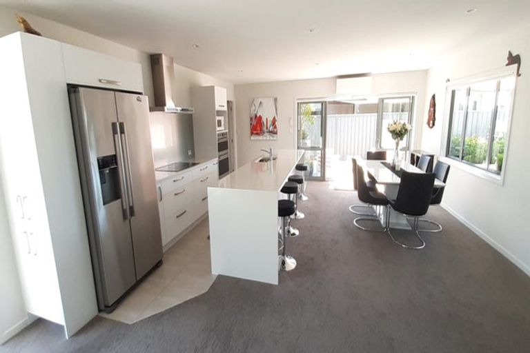 Photo of property in 11 Rotoiti Way, Poraiti, Napier, 4112