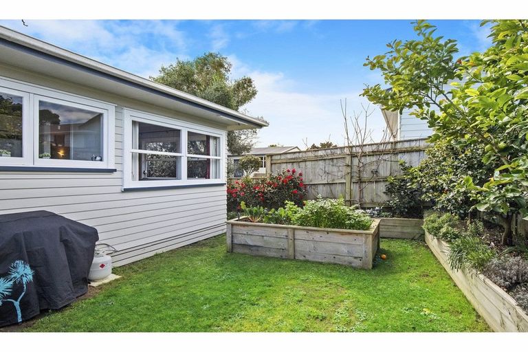 Photo of property in 16b Campbell Street, Waiuku, 2123