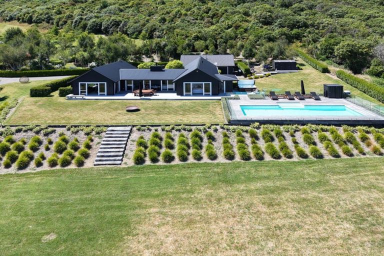 Photo of property in 35 Locheagles Rise, Kinloch, Taupo, 3377