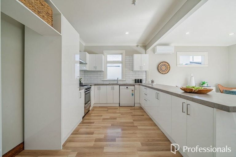 Photo of property in 17 Lincoln Avenue, Epuni, Lower Hutt, 5011