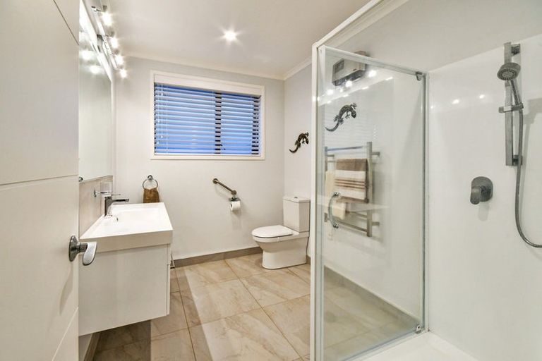 Photo of property in 100 Helenslee Road, Pokeno, 2472