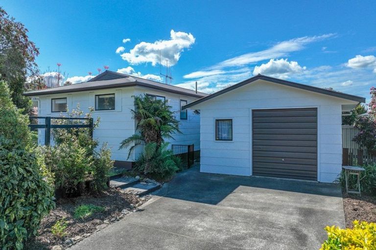 Photo of property in 11 Hillcrest Street, Tirau, 3410