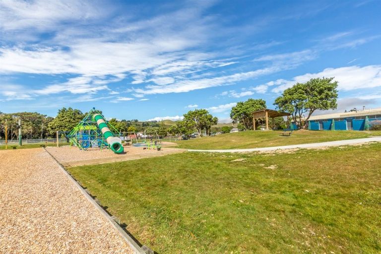 Photo of property in 51 Beaumaris Crescent, Ascot Park, Porirua, 5024