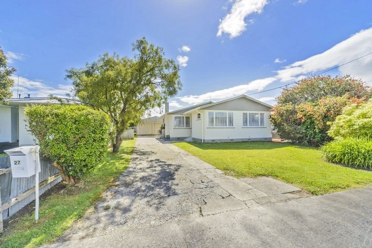 Photo of property in 27 Duff Crescent, Highbury, Palmerston North, 4412