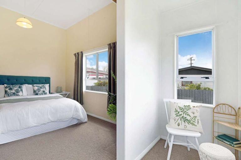 Photo of property in 15 Burton Avenue, Whanganui East, Whanganui, 4500