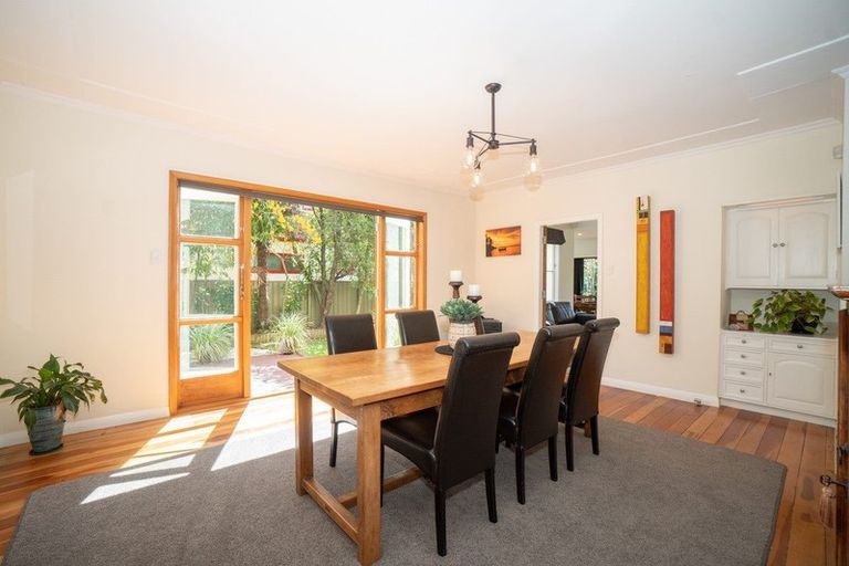 Photo of property in 24 Fraser Court, Roslyn, Palmerston North, 4414