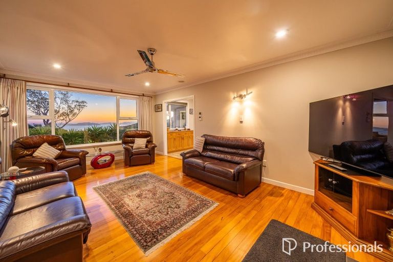Photo of property in 14 Bushey Way, Maungaraki, Lower Hutt, 5010